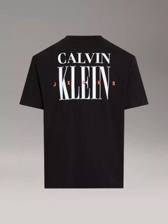 Černá barva, Serif Font Graphic triko