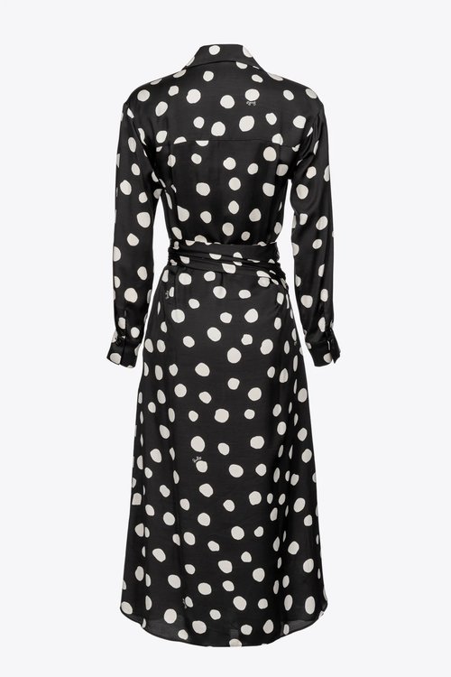 Černá barva, Ausilia šaty