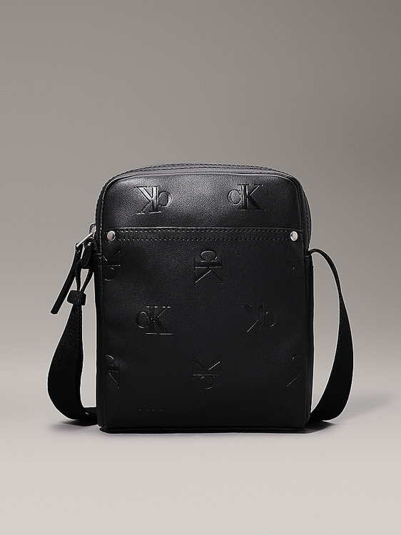 Calvin Klein Jeans – Monogram Soft crossbody, Černá barva