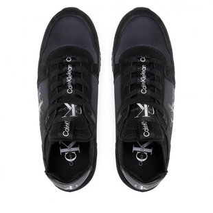 Černá barva, Retro tenisky