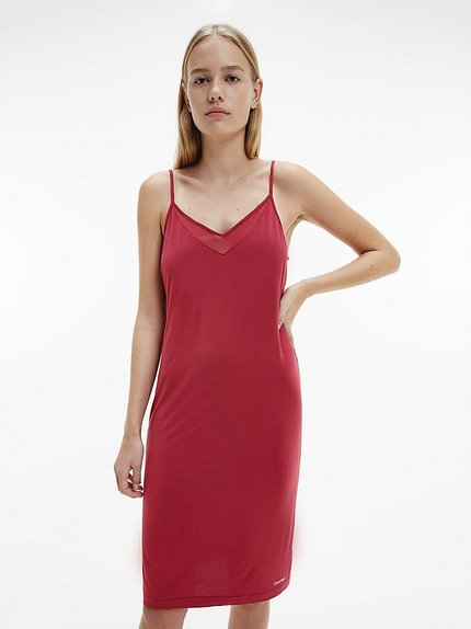 Luxusní Noční košilka, Červená barva