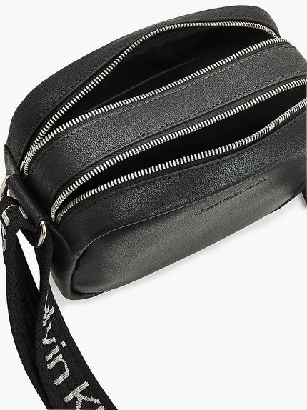 Módní K60K608944-BDS crossbody, 2022