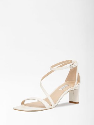 Guess – FL6S2BLEA03-CREAM SANDÁLY
