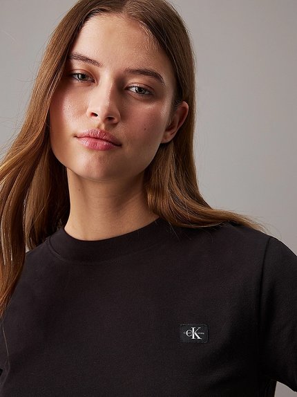 Módní Woven Label triko, Černá barva, 2024