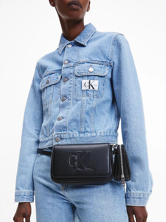 Sculpted crossbody Černá barva Ženy 1