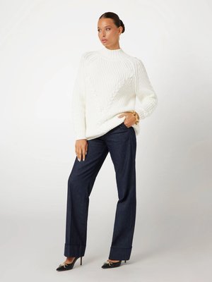 Ozuna rolák – Marciano, Bílá barva Ženy