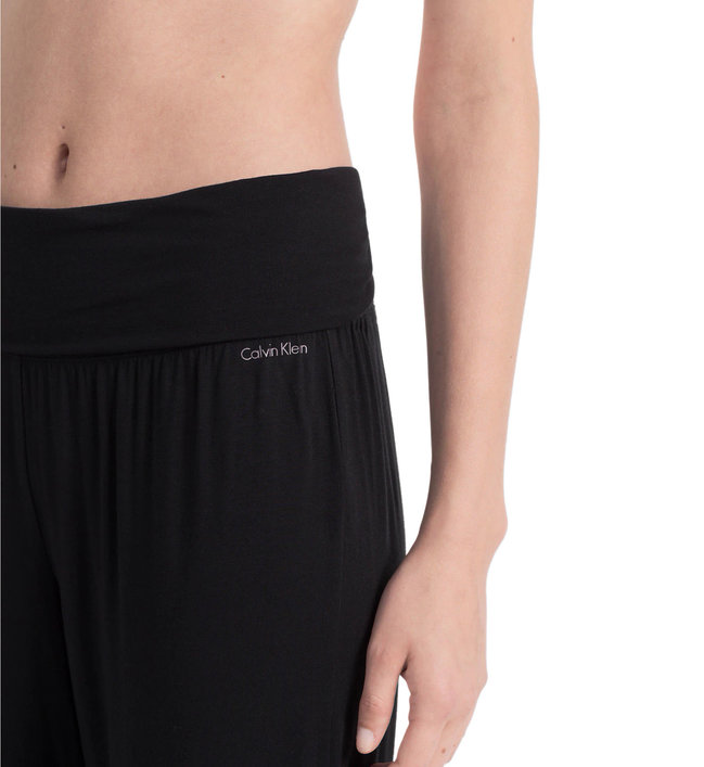 Módní Kalhoty Sculpted, Černá barva, BASIC                                   