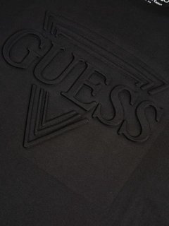 Černá barva, Embossed triko