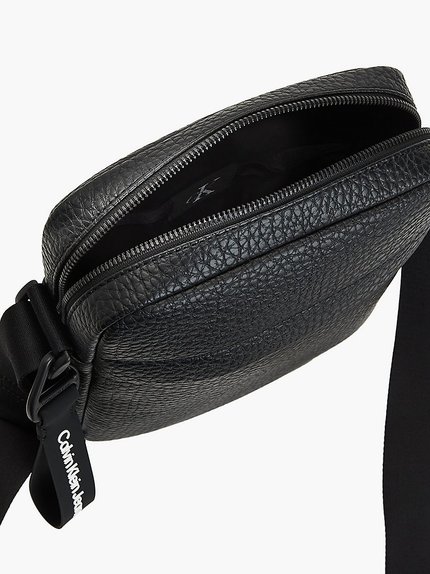 Módní K50K508208-BDS crossbody, 2022