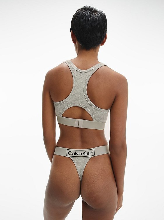 Módní 000QF6776E-P7A tanga, 2022