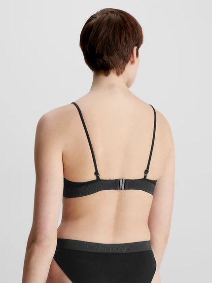 Módní Core Tonal plavky - Horní díl, Černá barva, 2023