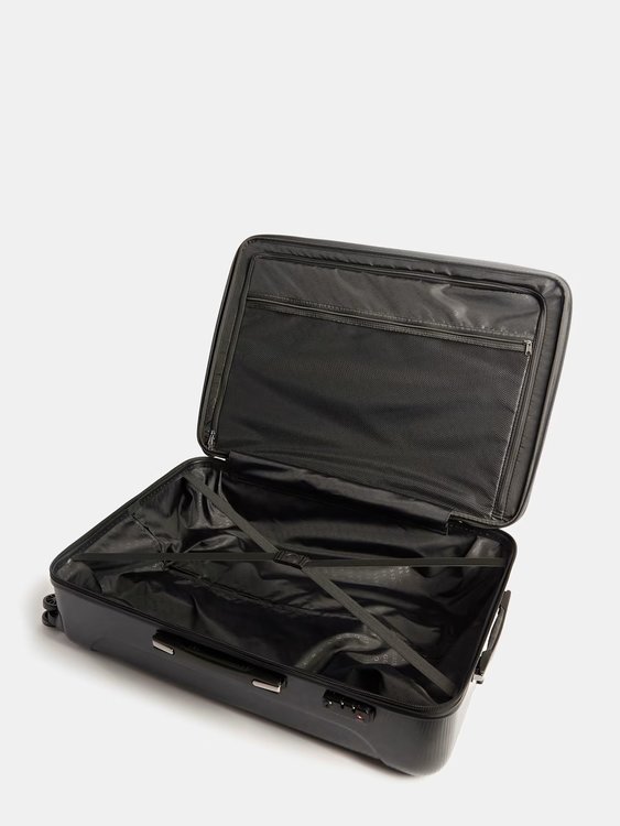 Černá barva, Lustre kufr