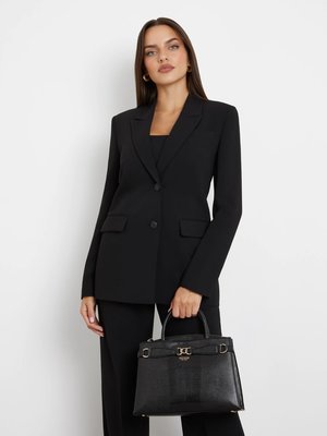 HWKG9333060-BLA STŘEDNÍ KABELKA – GUESS, Černá barva Ženy