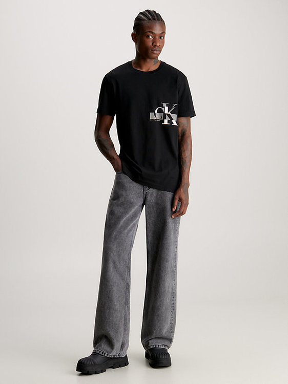 Módní Glitched triko, Černá barva, 2023