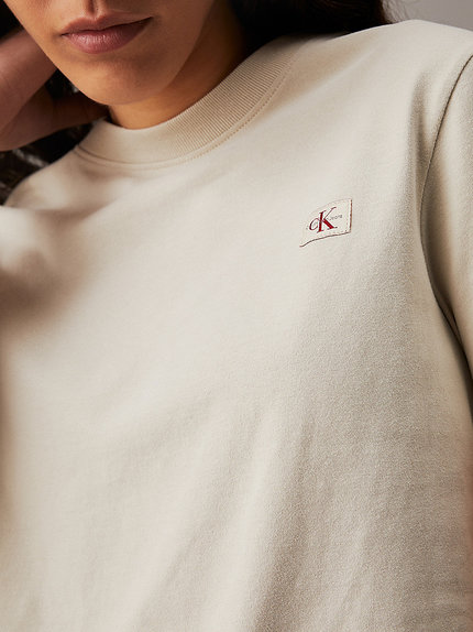 Módní Woven Label triko, Béžová barva, 2024