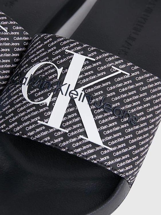 Černá barva, Slide pantofle