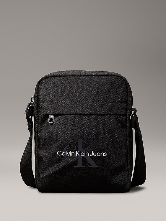 Calvin Klein Jeans – Sport Essentia crossbody, Černá barva