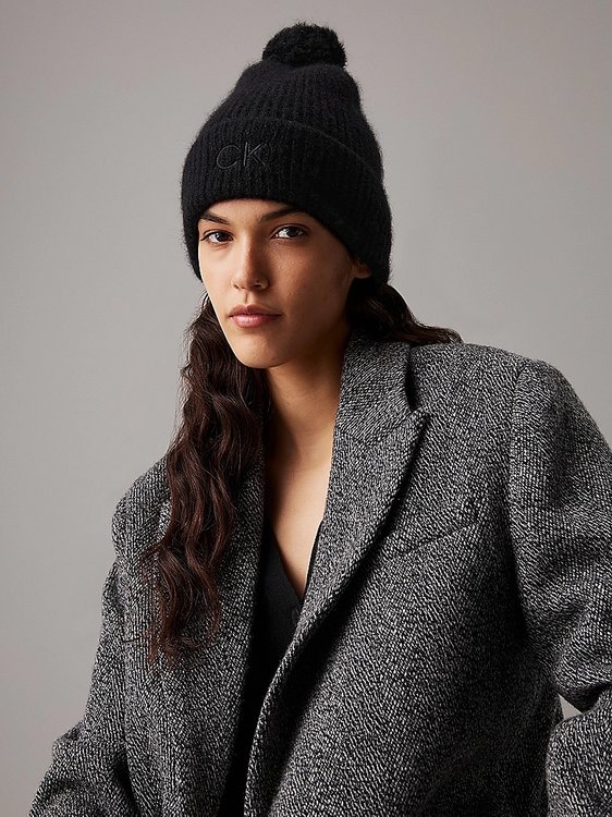 CK Embroidery čepice Černá barva Ženy