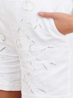 Krémová barva, Paradiso šortky