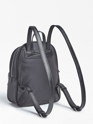 Černá barva, Bay batoh