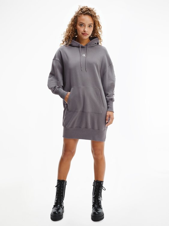 Šedá barva, Two one mikinové šaty