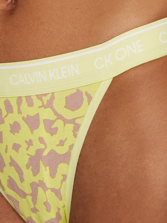 000QF5834E-1BA brazilky Ženy, Ženy