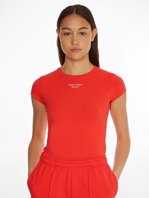 Módní není fotka Stacked top, 2022 1