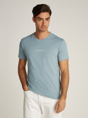 Módní J30J327075-PC2 triko s/s, 2025