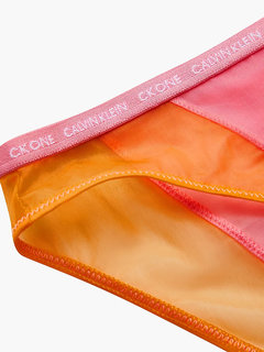 Oranžová, Růžová barva, Pride bikiny