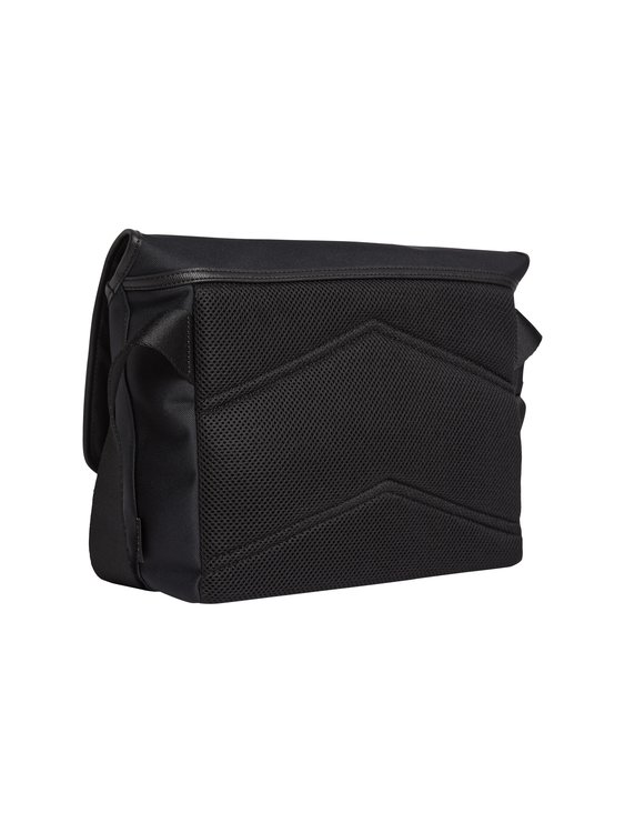 Módní K50K509104-BAX crossbody, 2022