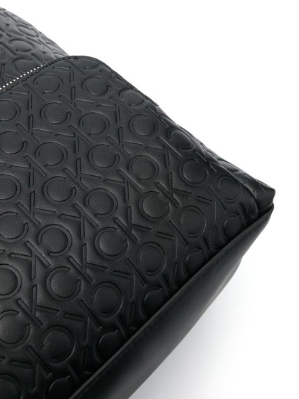 Módní CK Must batoh, Černá barva, 2023