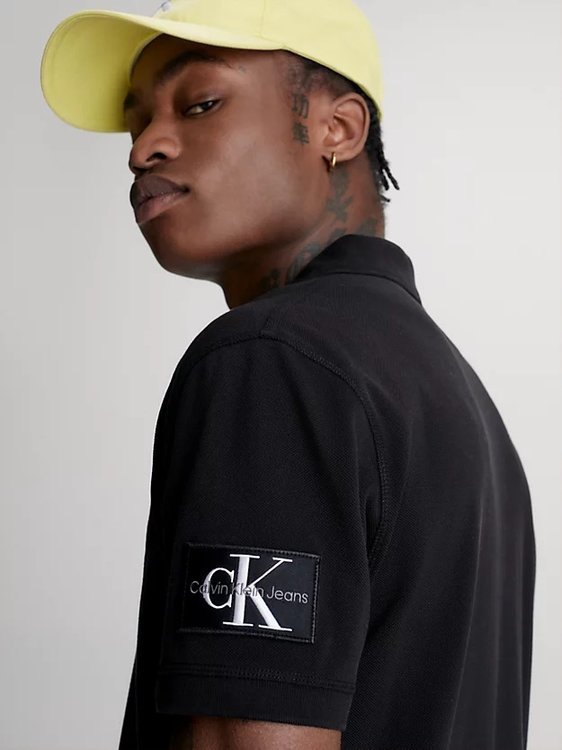 Módní Badge polo, Černá barva, 2024